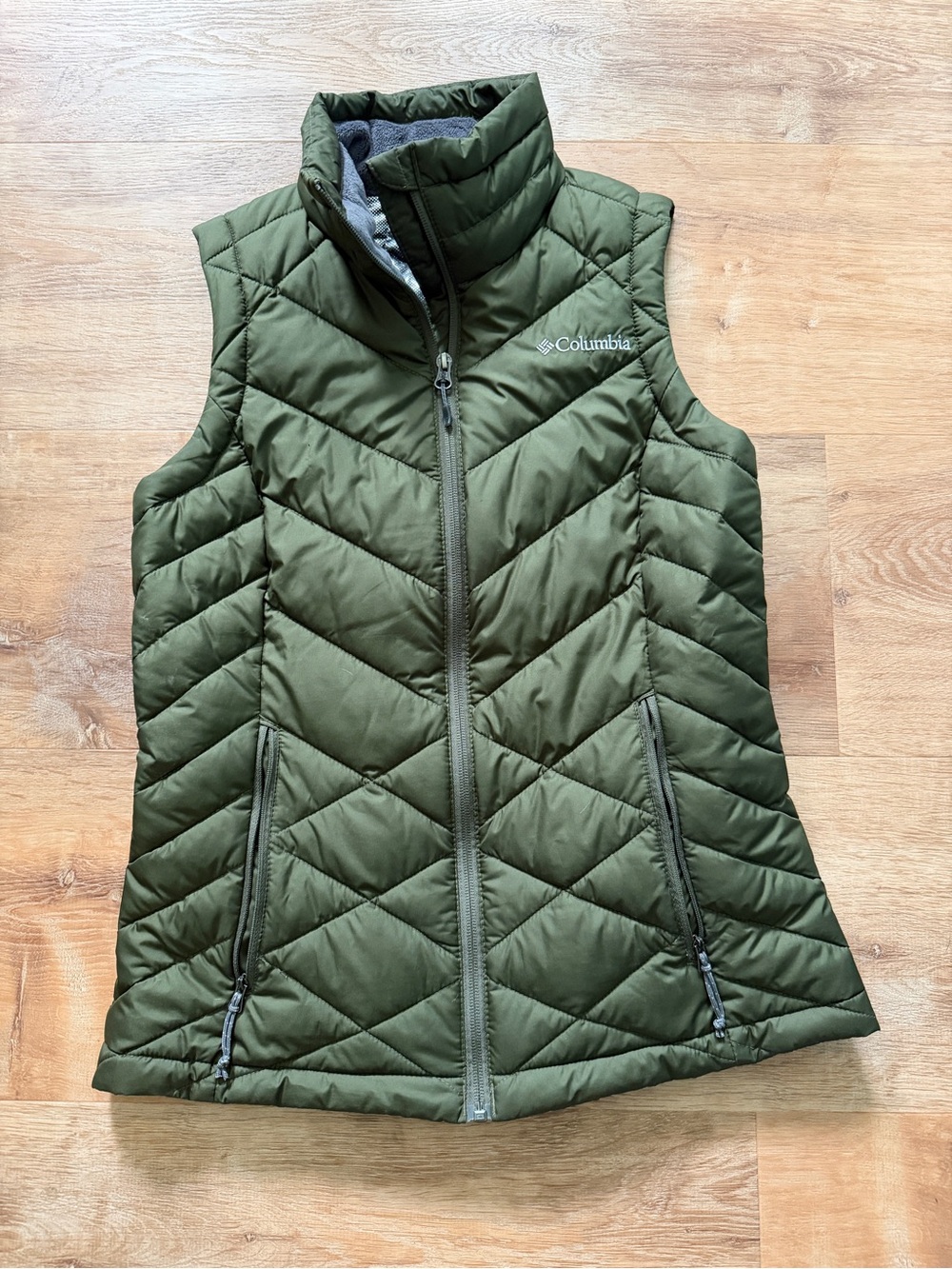 Columbia Women's Olive Green Quilted Insulated Vest